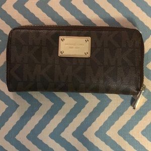 Micheal Kors wallet